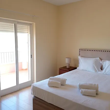 Lovely With Pool Albufeira