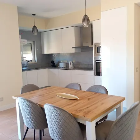 Lovely With Pool Apartment *